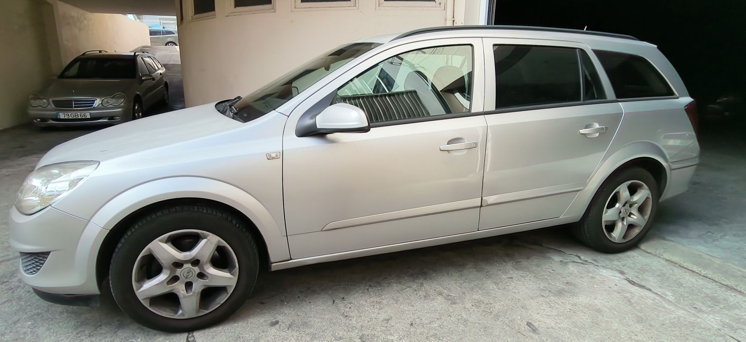 Opel Astra Caravan 1.3cdti Cosmo ano 2008
