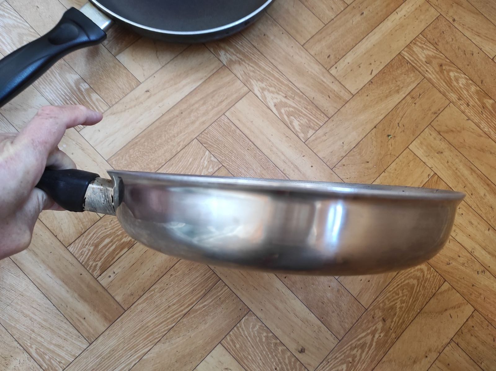 Сковородки на дачу, в деревню