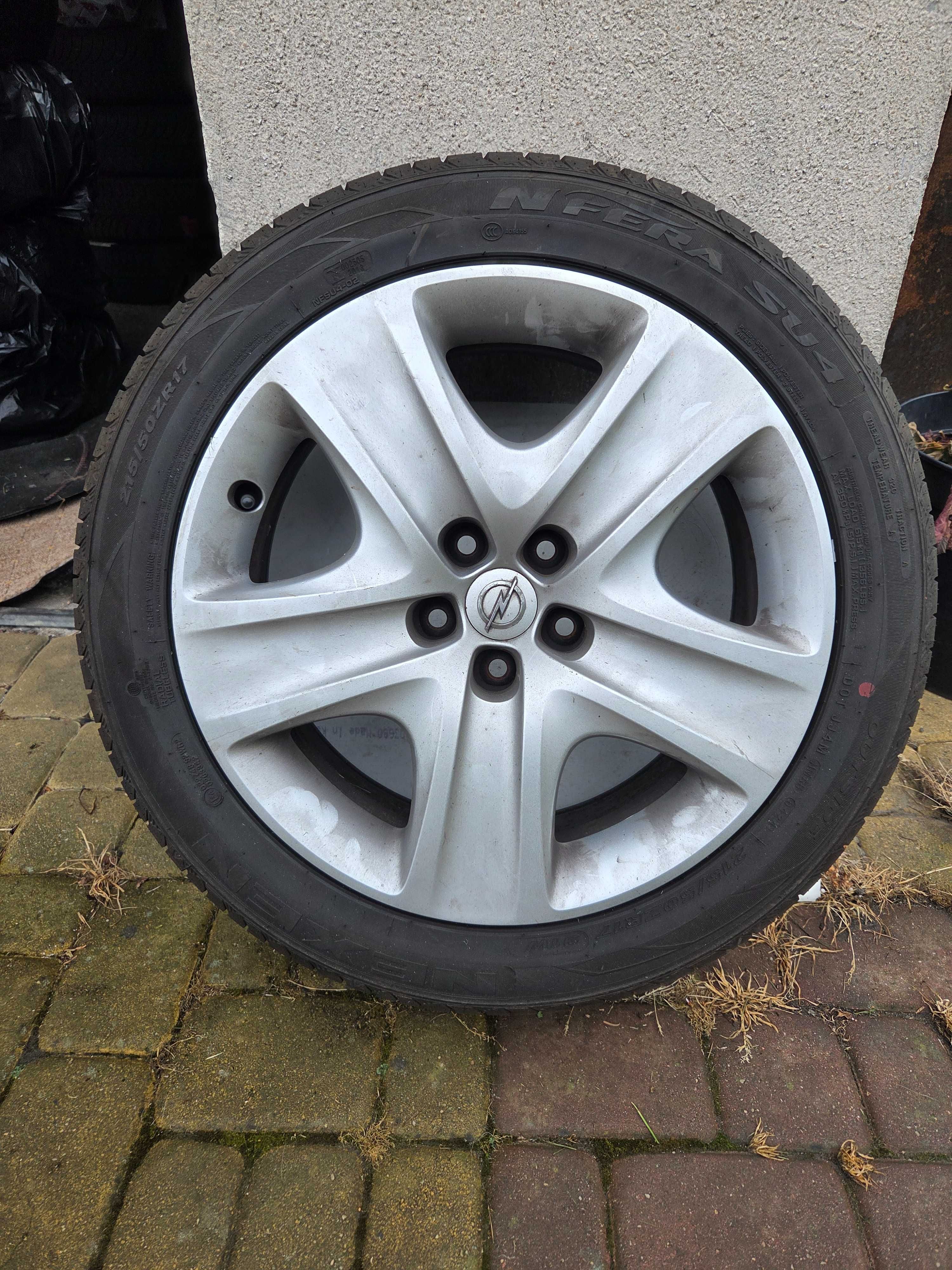 Felgi do Astry J z nowymi oponami rozmiar 215/50/R17 kołpak