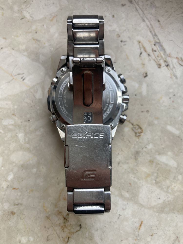 Zegarek Casio EQB-501