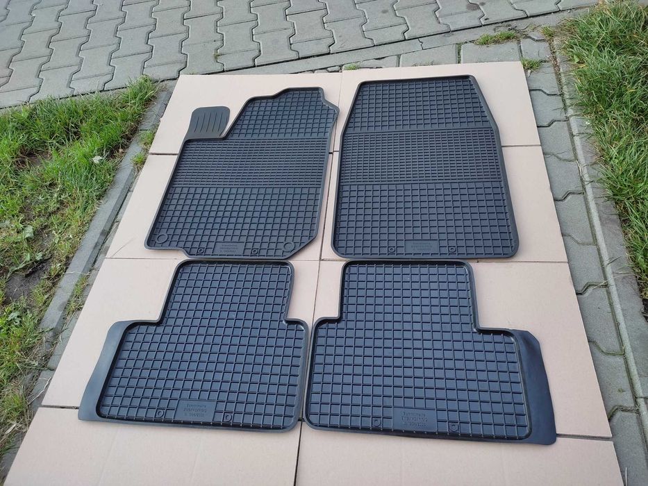 NOWE Dywaniki gumowe CHRYSLER VOYAGER III 95-2000r dopasowane korytko