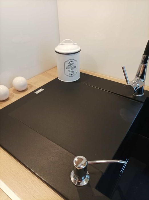 Zlewozmywak z ociekaczem.