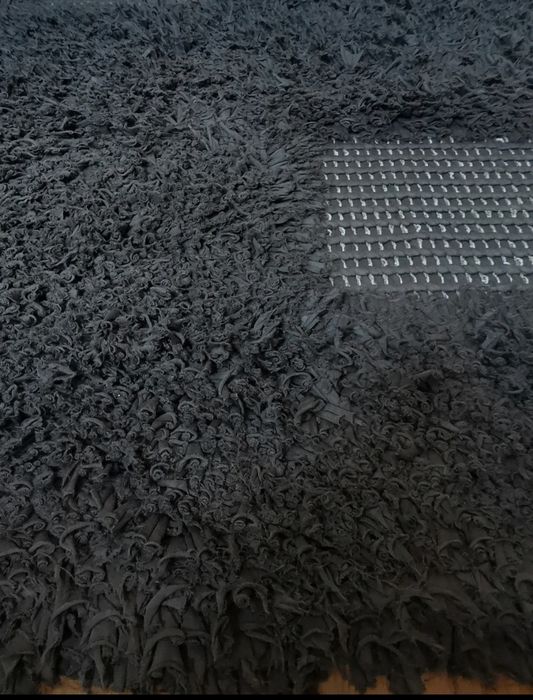 Tapete castanho feito à mão