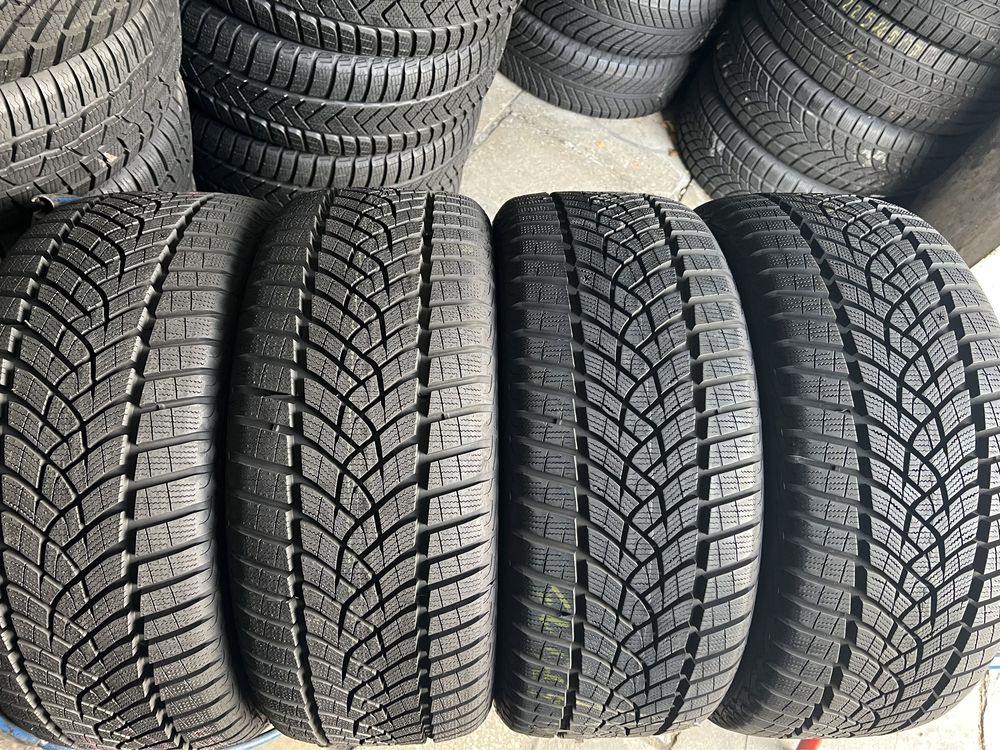 235/45/17 R17 Goodyear Ultra Grip Perfomance GEN1 4шт зима