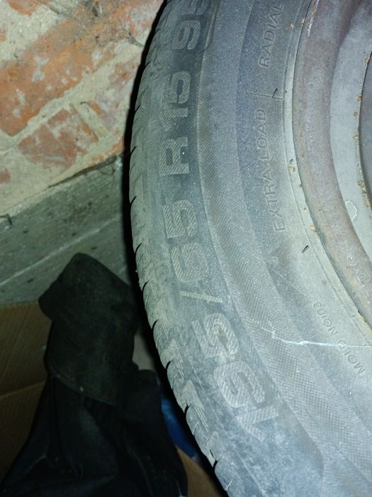 Sprzedam opony wielosezonowe w bardzo dobrym stanie 195/65/15
