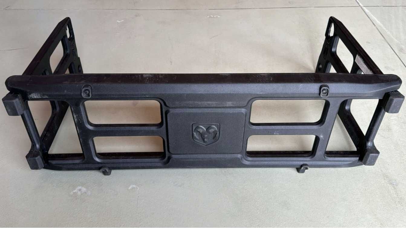 ram 1500 przegroda paki z rambox