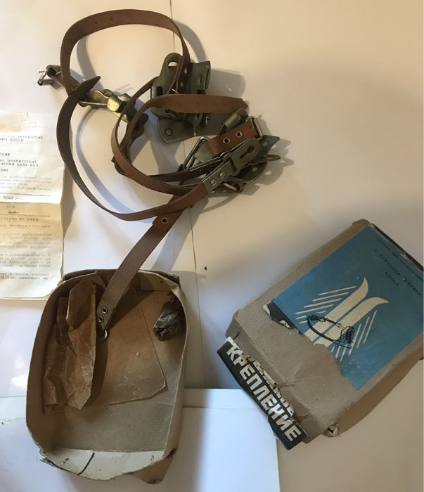 Крепление для основания лыжного снаряжения