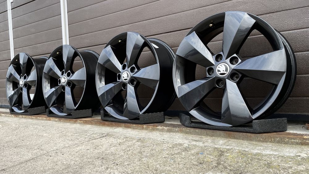 4x felgi aluminiowe 5x112 r17 et38 6,5J Alufelgi Czarne Oryginał Skoda
