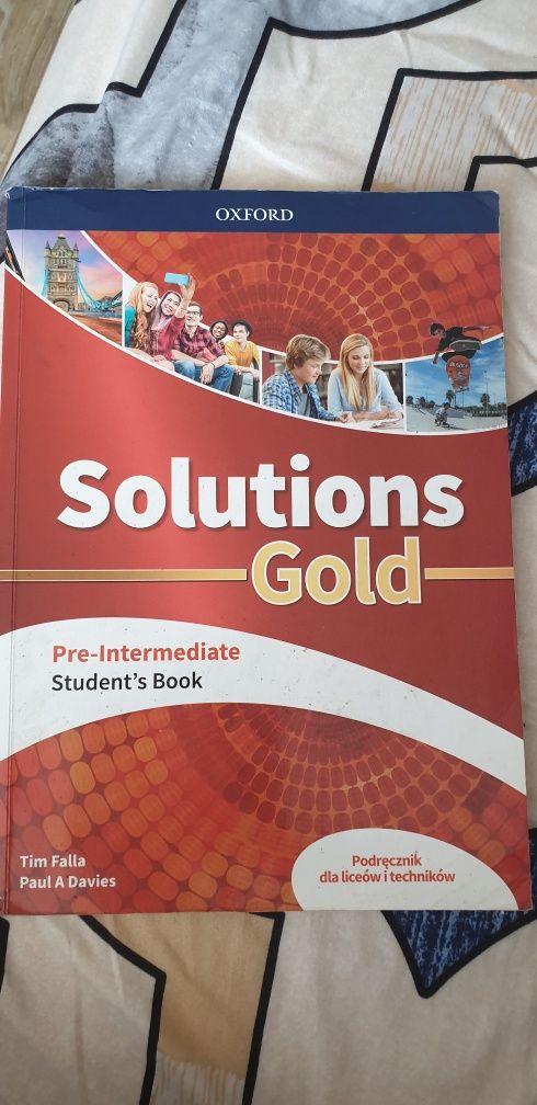 Podręczniki  liceum technikum Solutions gold jez angielski