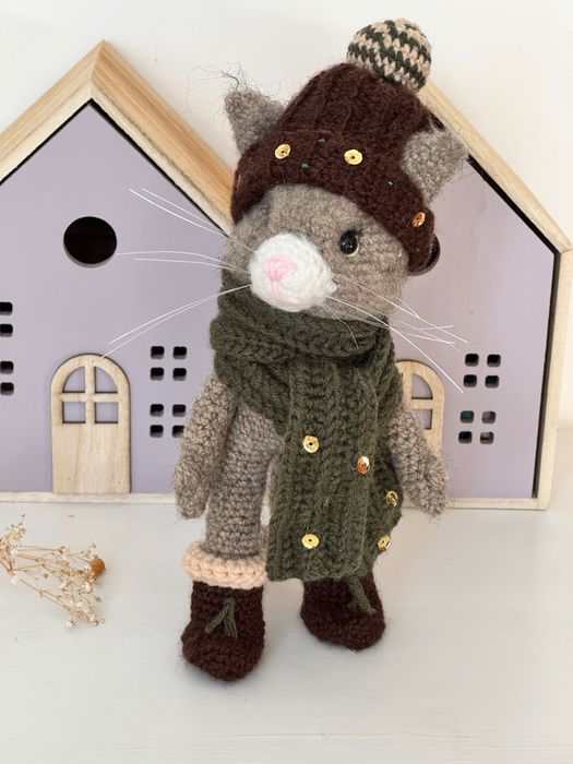 Kotek na szydełku, zimowy kotek, rękodzieło, prezent handmade