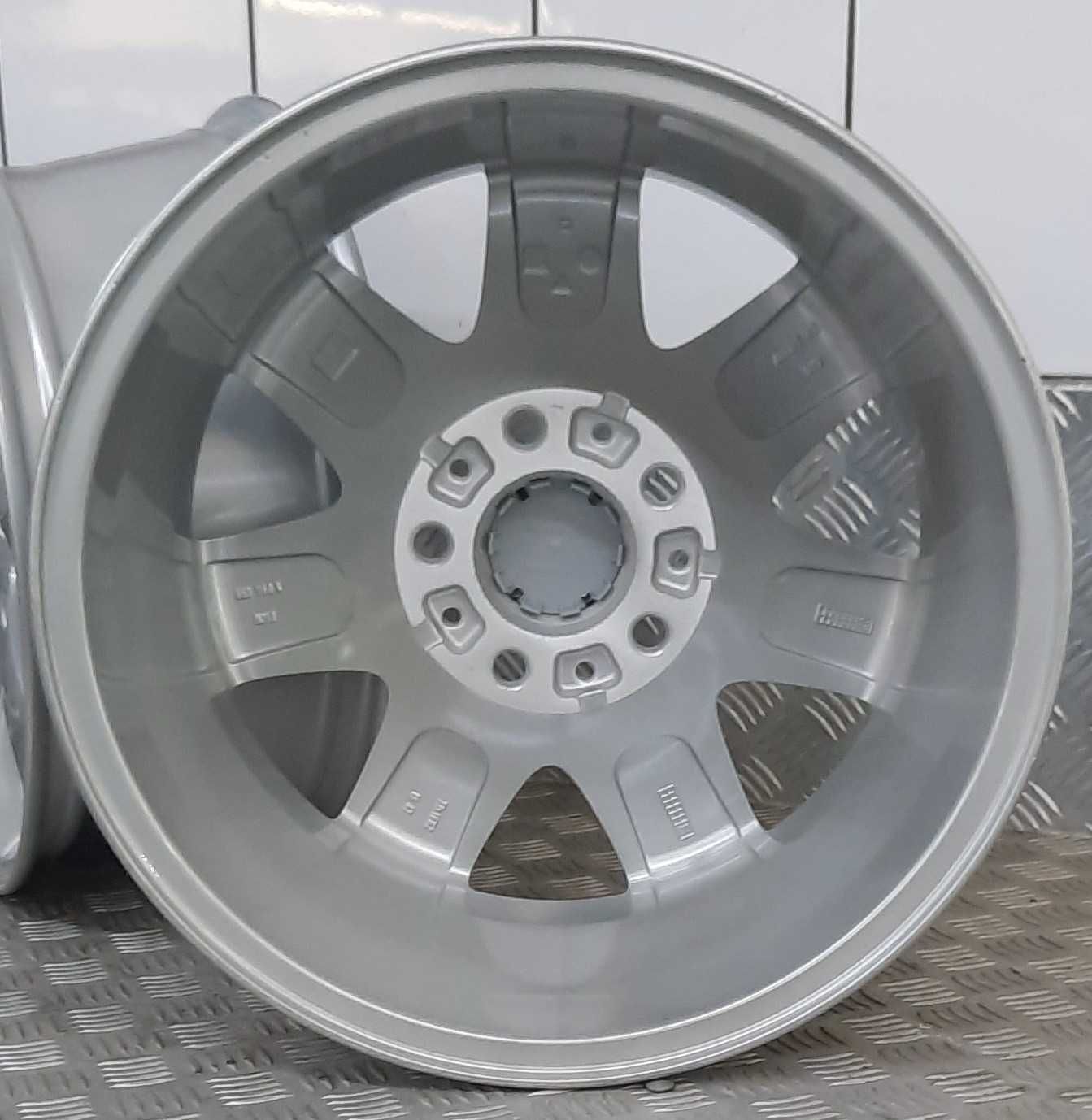 33. Felgi Aluminiowe R16 5x120 J7 ET 47 BMW