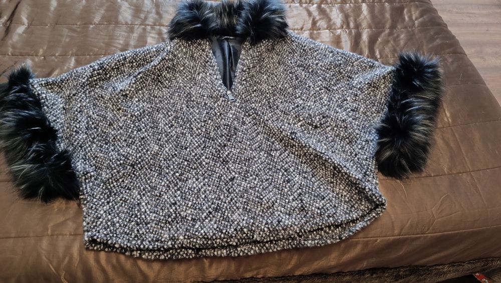 Продам пальто ( кейп) производства Италии. Размер от М до XXL