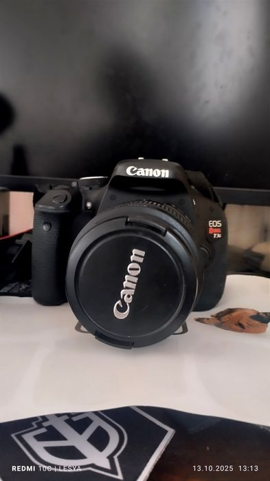 Камера Canon EOS Rebel T3i