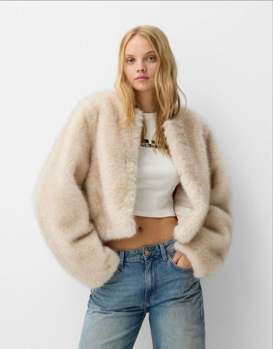 Шуба зі штучного хутра bershka