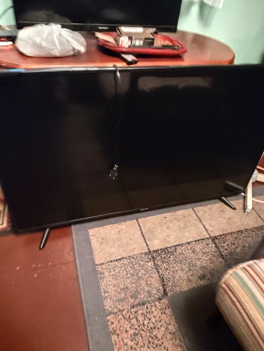 Telewizor Manta 49 cali Android uszkodzony