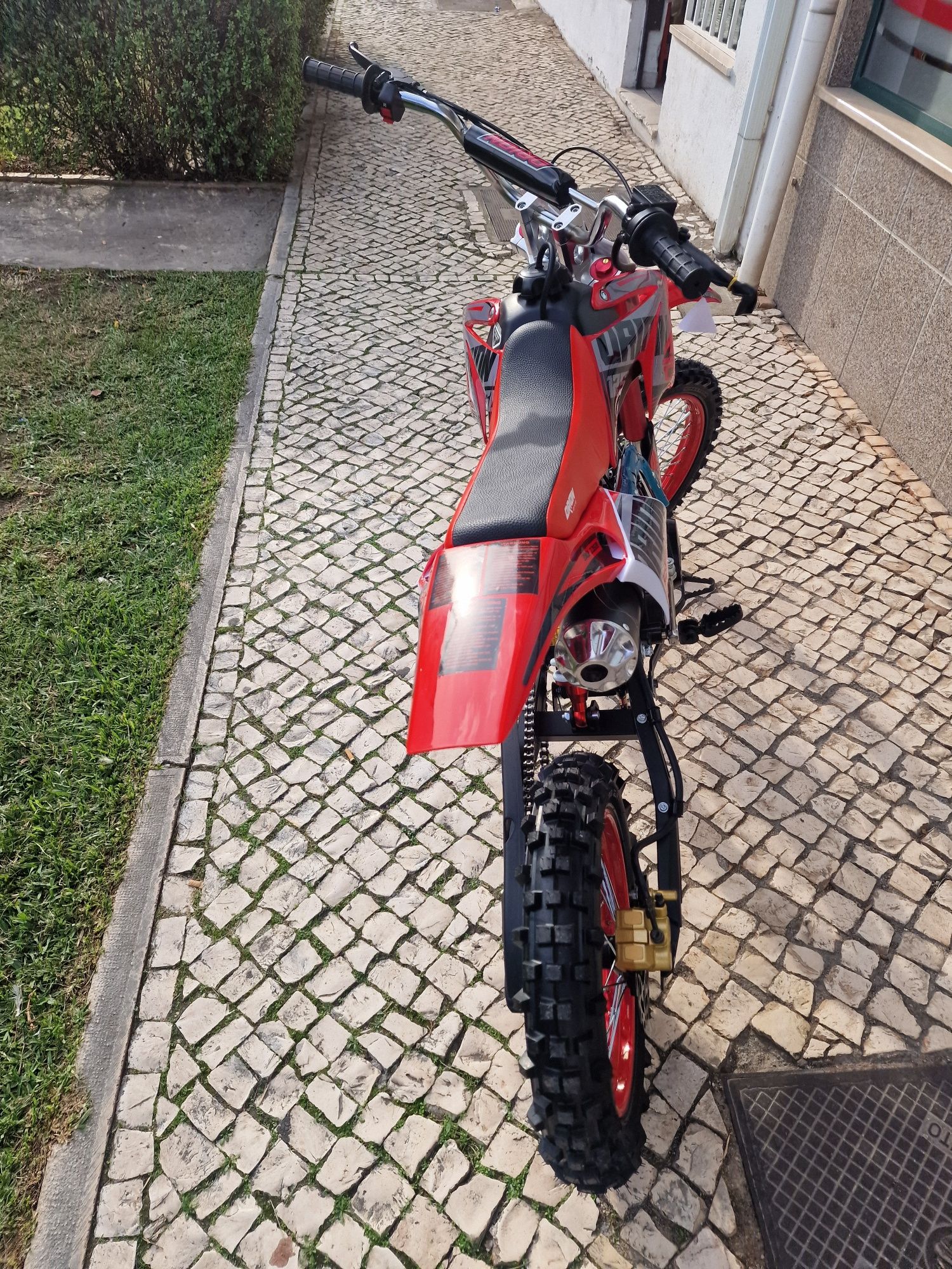 Mota 4 cilindrada 125 vários cores disponíveis novos