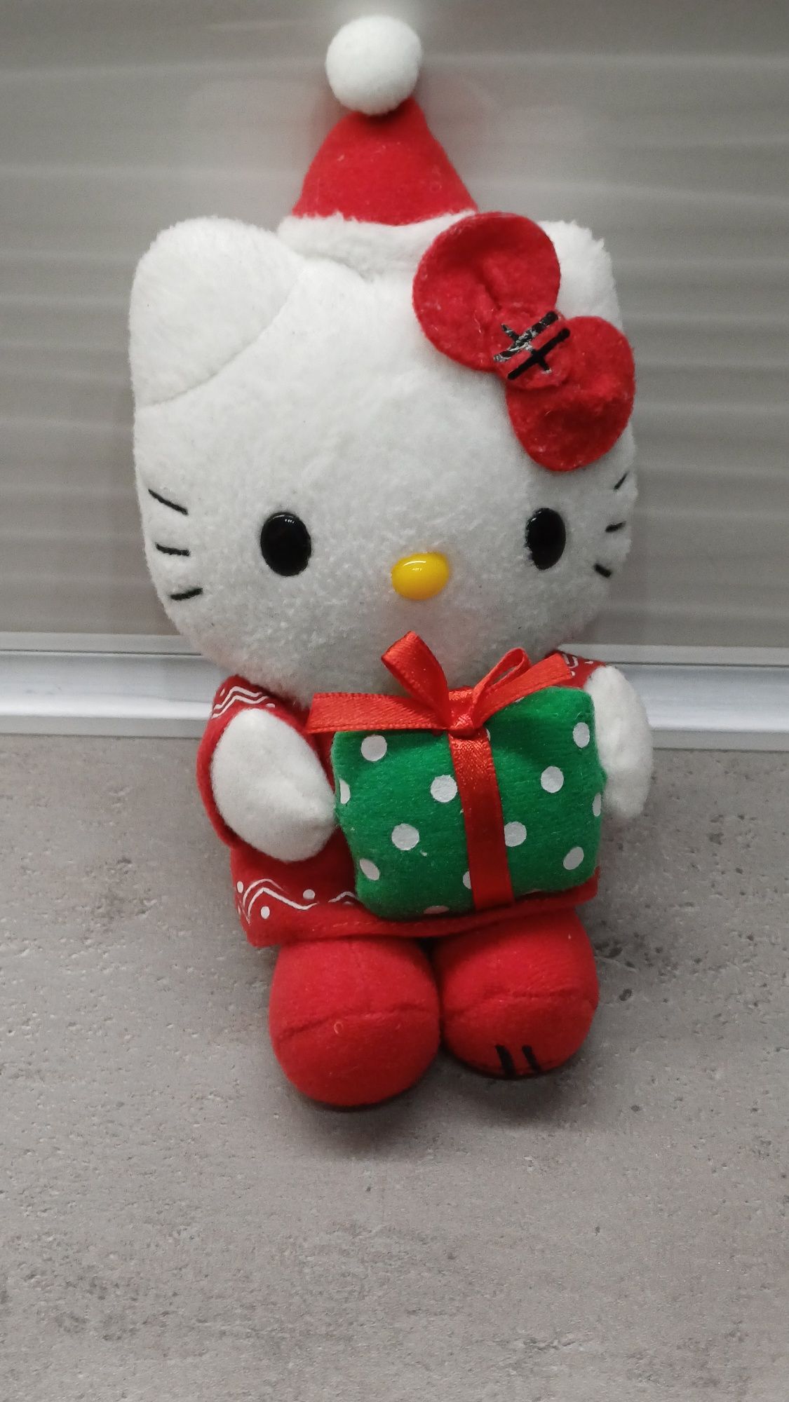 Uzy. Mini hello Kitty  ok.20