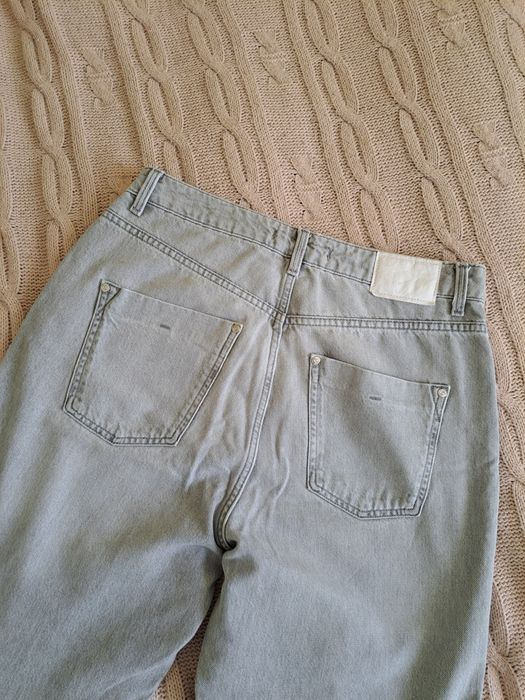 Жіночі джинси в стилі  мом з високою посадкою zara