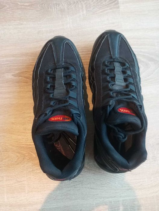 Nike Air Max 95 EUR 44 Pretas/vermelhas