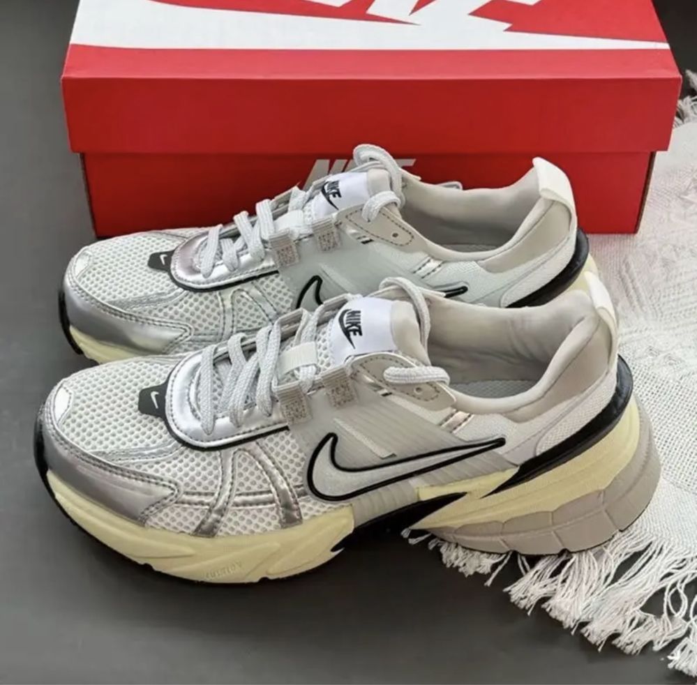 Nike V2K кросівки багато розмірів