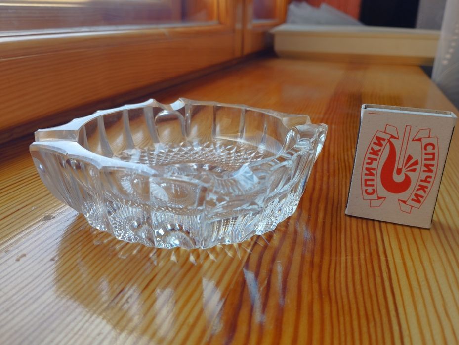 Пепельница хрустальная миска тарелка разные