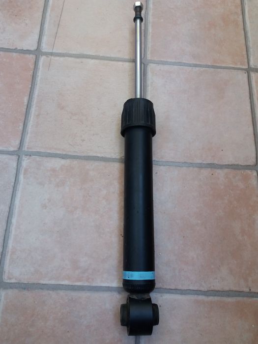 Амортизатор задний