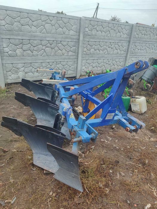 Корпусний плуг 3*25