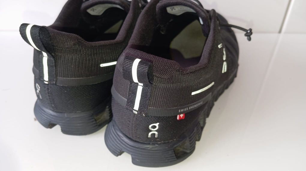 ON running cloud 5  42,5 waterproof