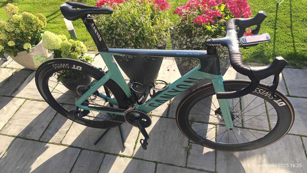 Canyon Aeroad CF SLX 7 Disc eTape