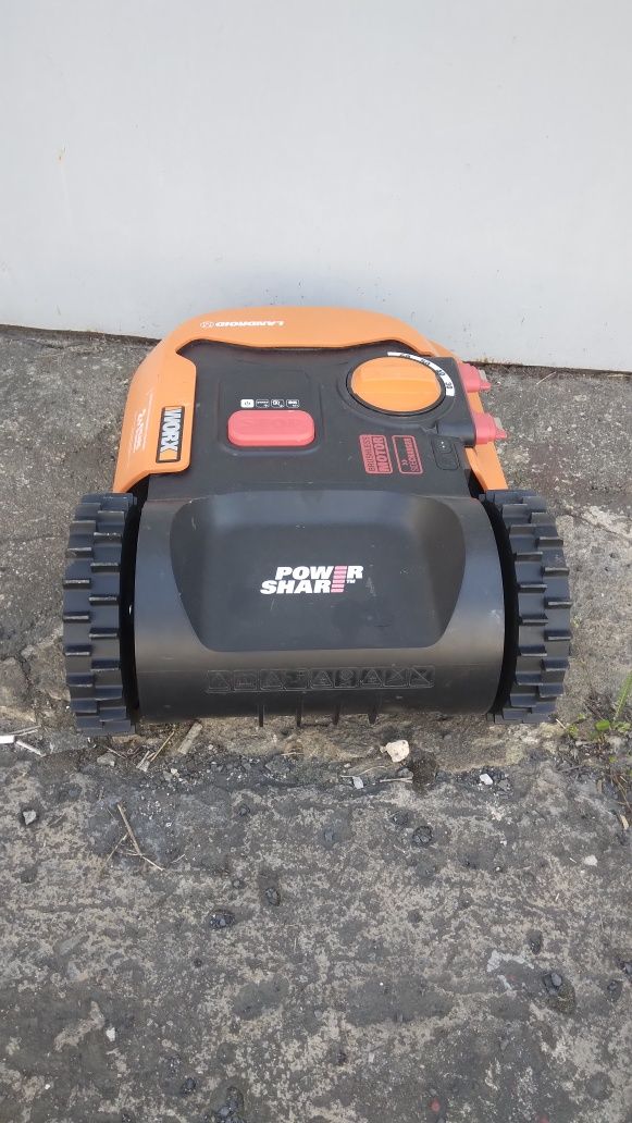 Robot koszący WORX WR141E kosiarka samojezdna Worx 500m²