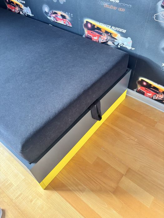 Łóżko dziecięce dla chłopca 90x200 z materacem