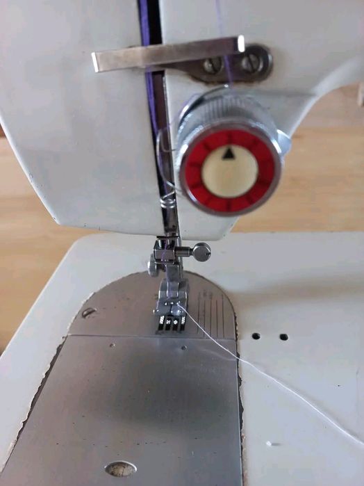 Maquina de costura elétrica