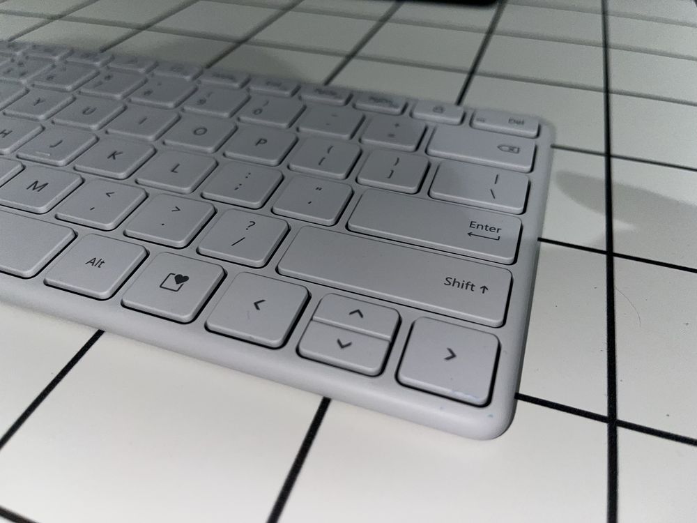 Microsoft compact keyboard biała