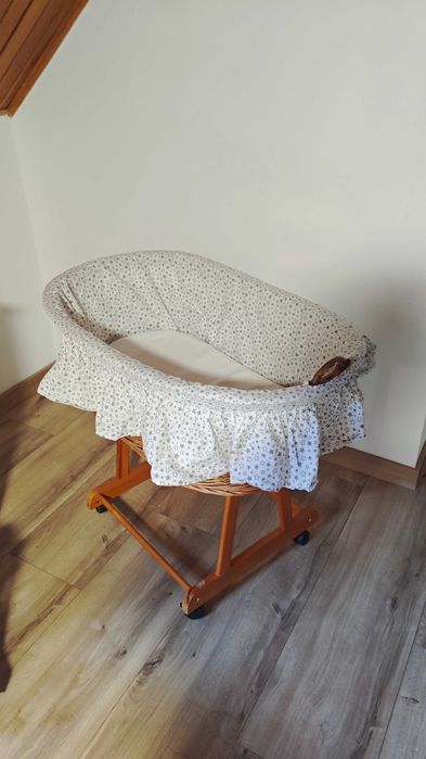 Kosz wiklinowy dla niemowląt