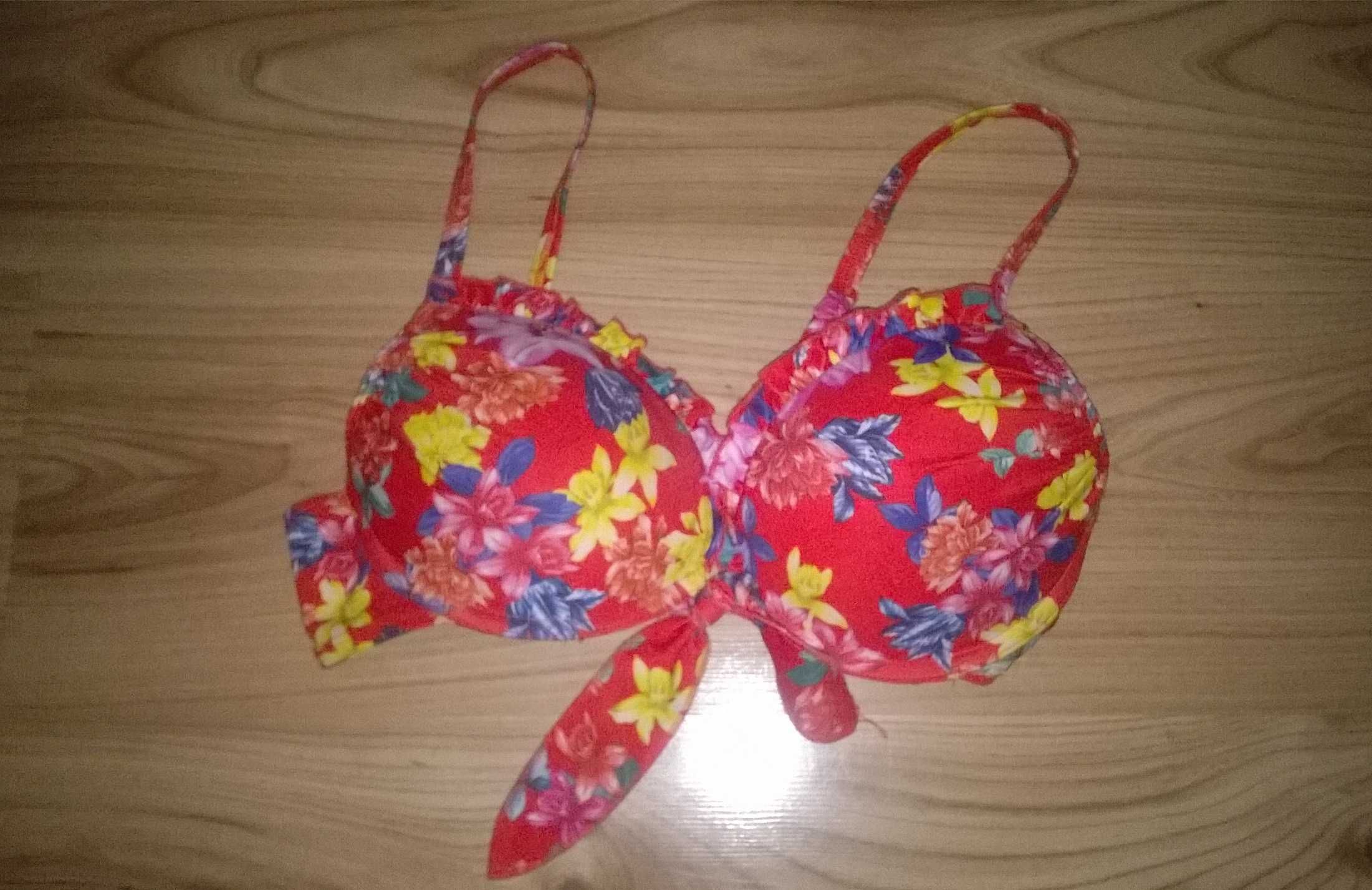 góra od stroju kąpielowego push up