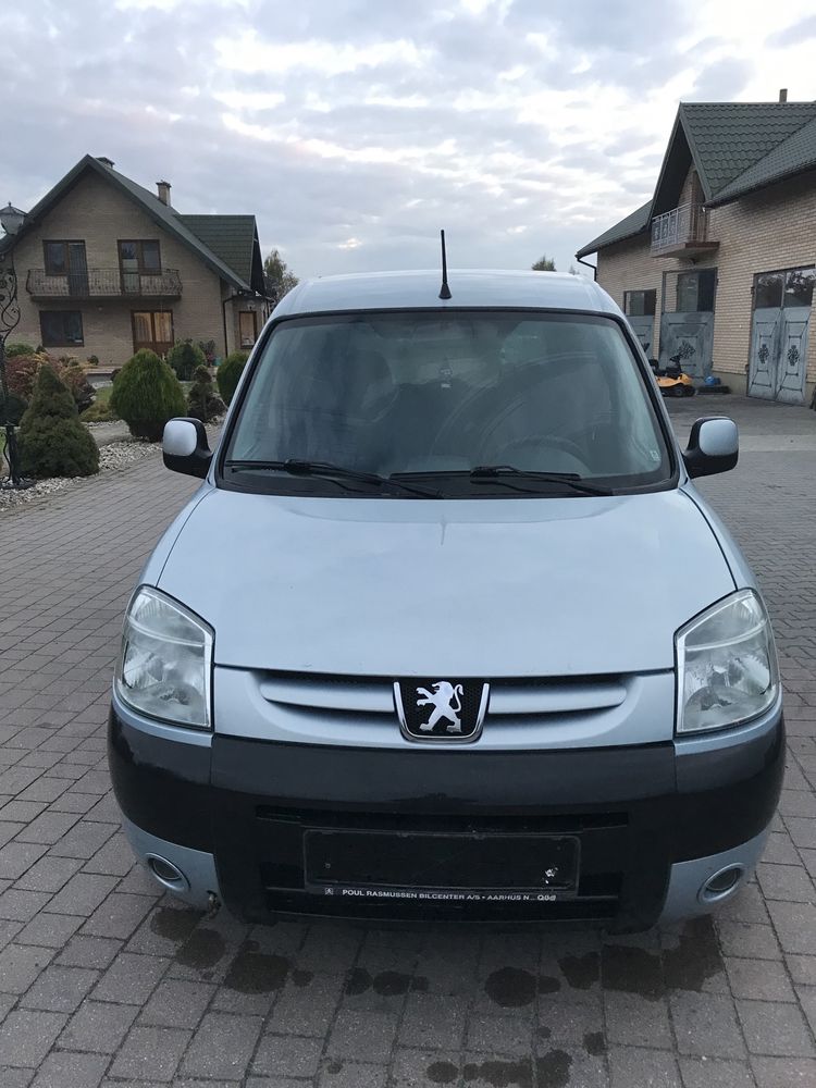 Cały na części Peugeot  partner  2007 kod  EYLC osobówka