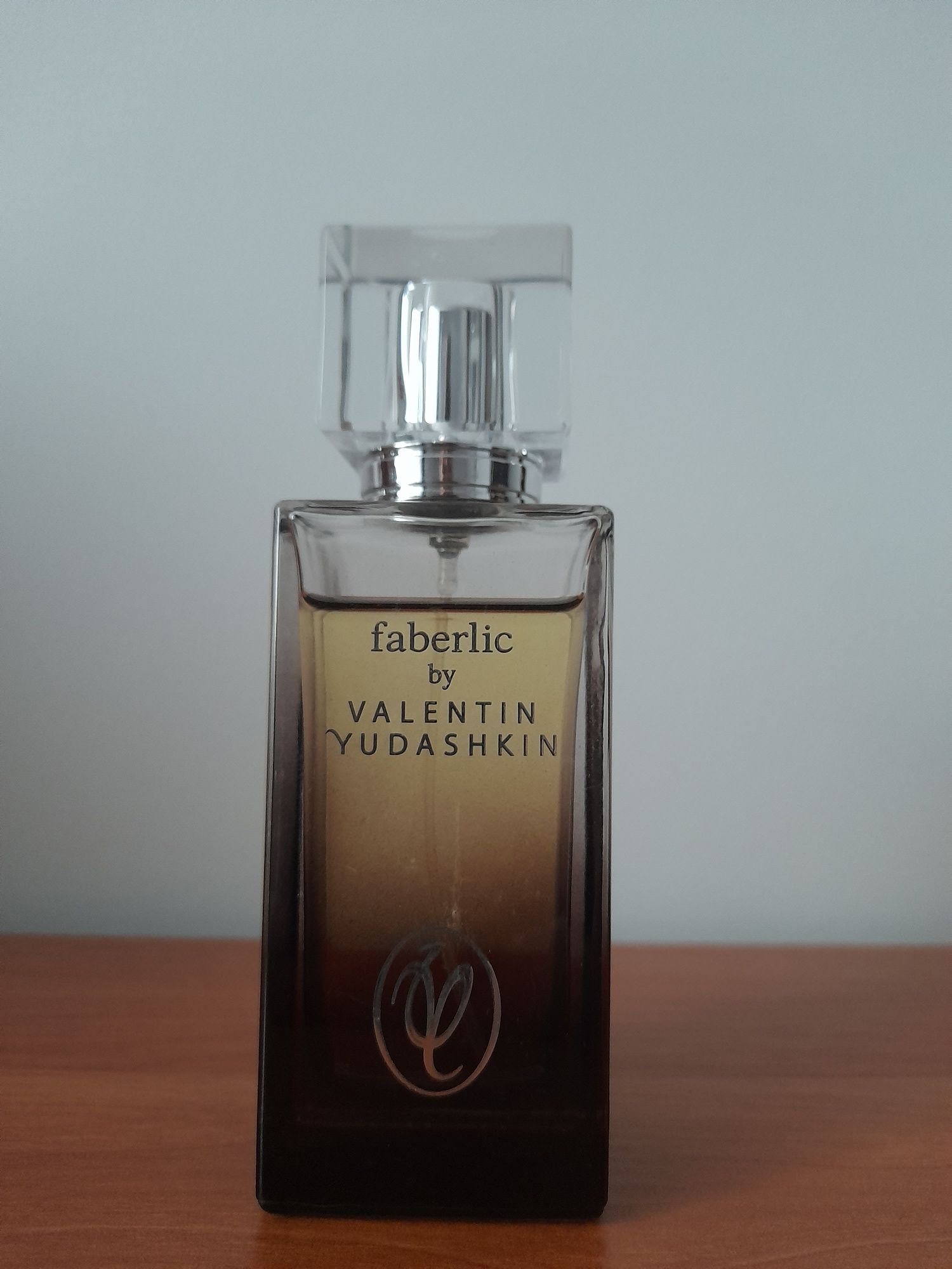 Woda perfumowana Faberlic by Valentin Yudashkin dla mężczyzn