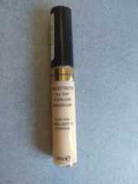 Korektor Max Factor Facefinity All Day, Shade 020