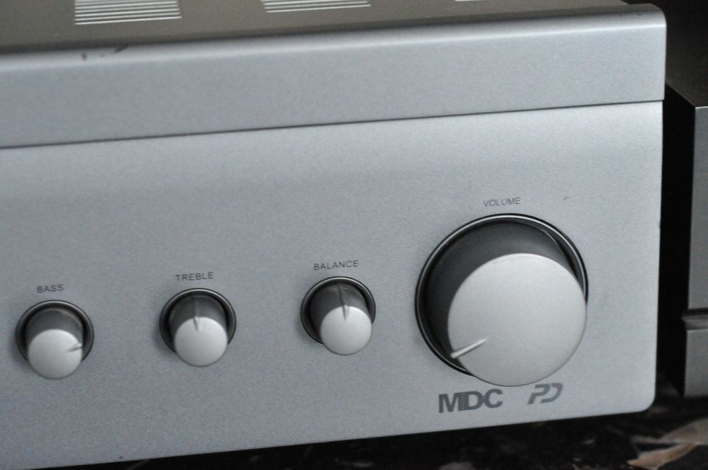 NAD 356 BEE wzmacniacz