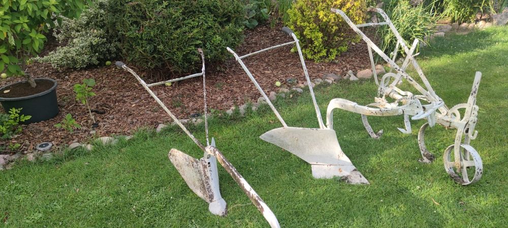 Zestaw maszyn rolniczych konnych do renowacji.