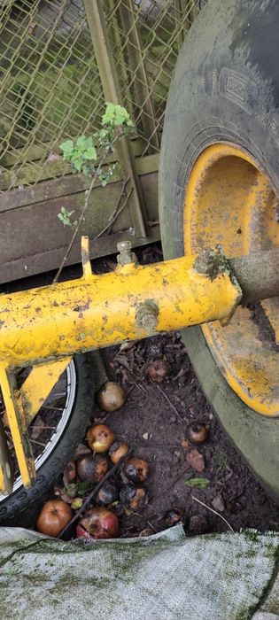 Oś do przyczepy talerzówki agregatu