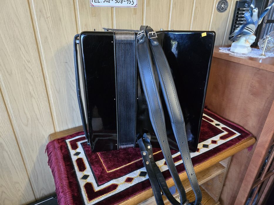 Akordeon Weltmeister Diana 80bas trzy chóry