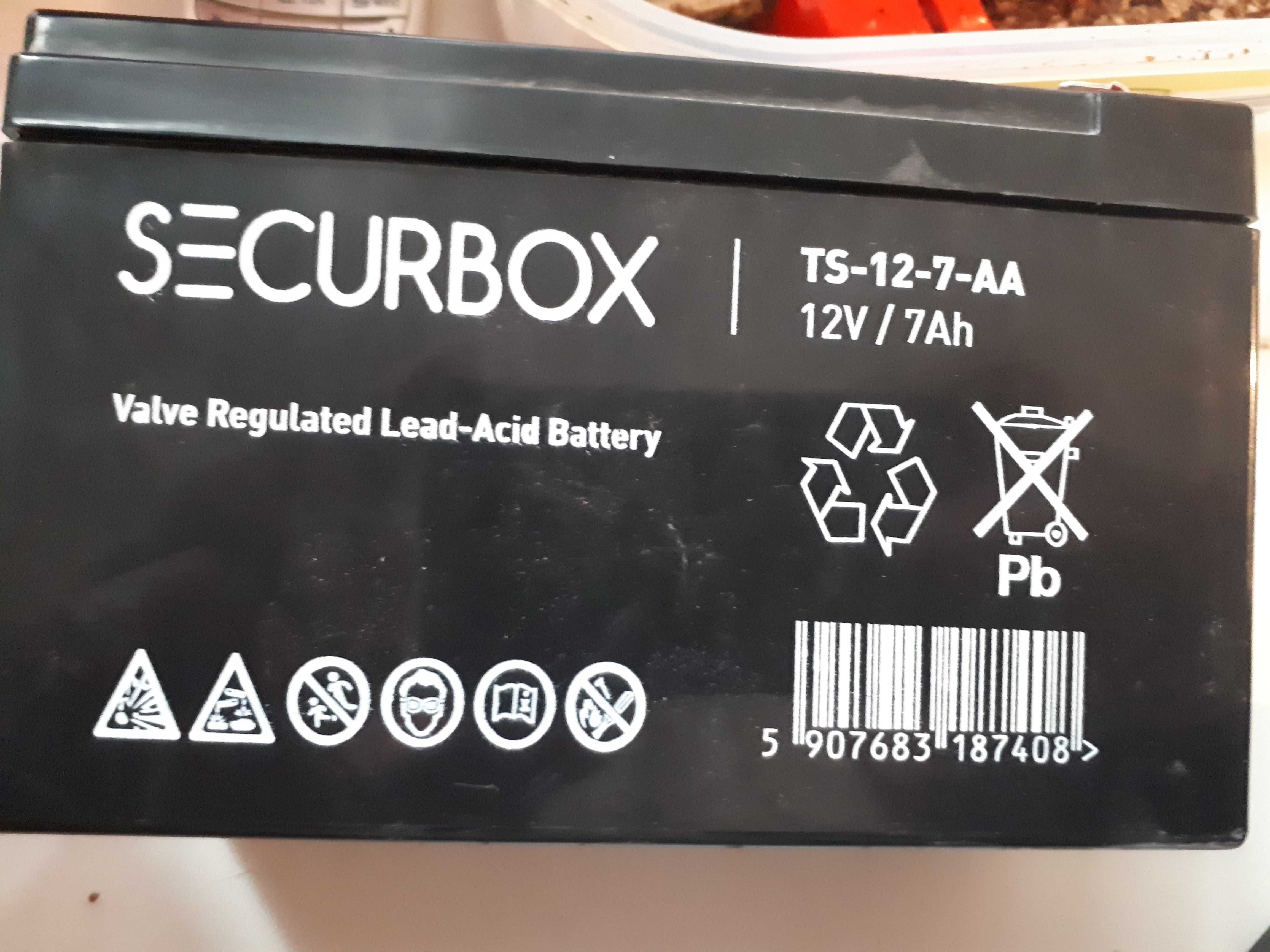 Akumulatory cecurbox