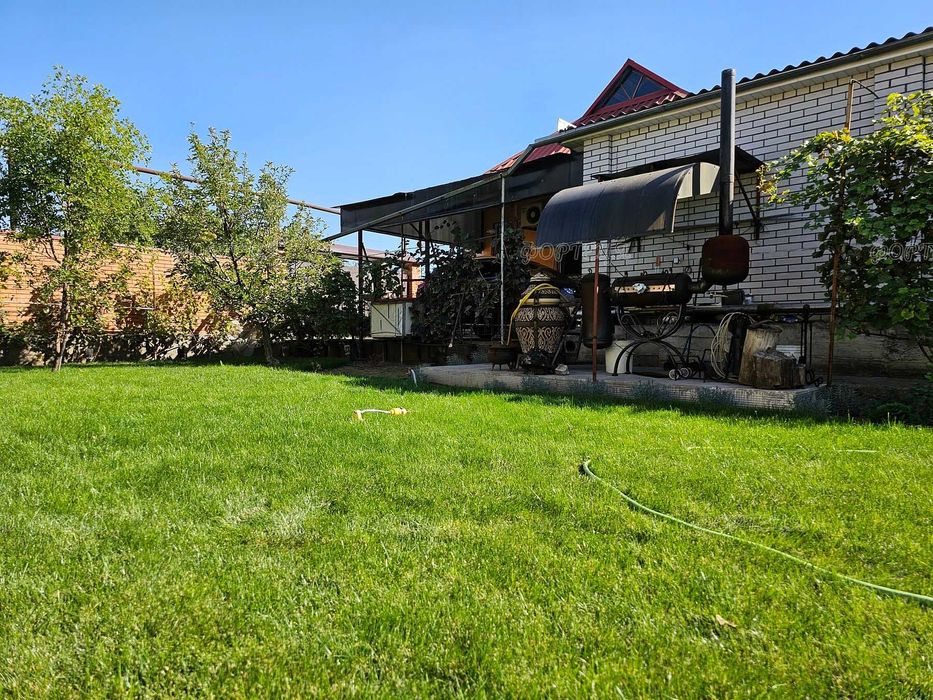 Продаж житлового будинку у Підгородному, поруч  школа