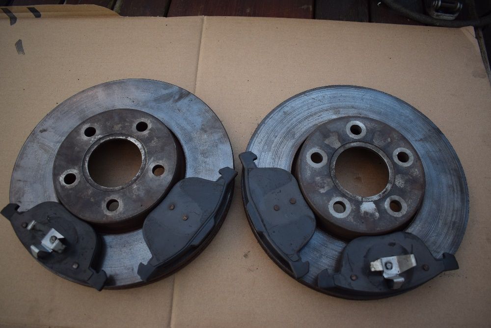 Ford Focus mk2 Tarcze hamulcowe przednie 278mm+klocki