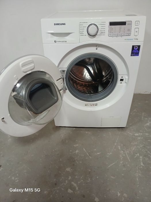 Пральна машина Samsung з інвенторним двигуном 7кг.  WW70K521WW.