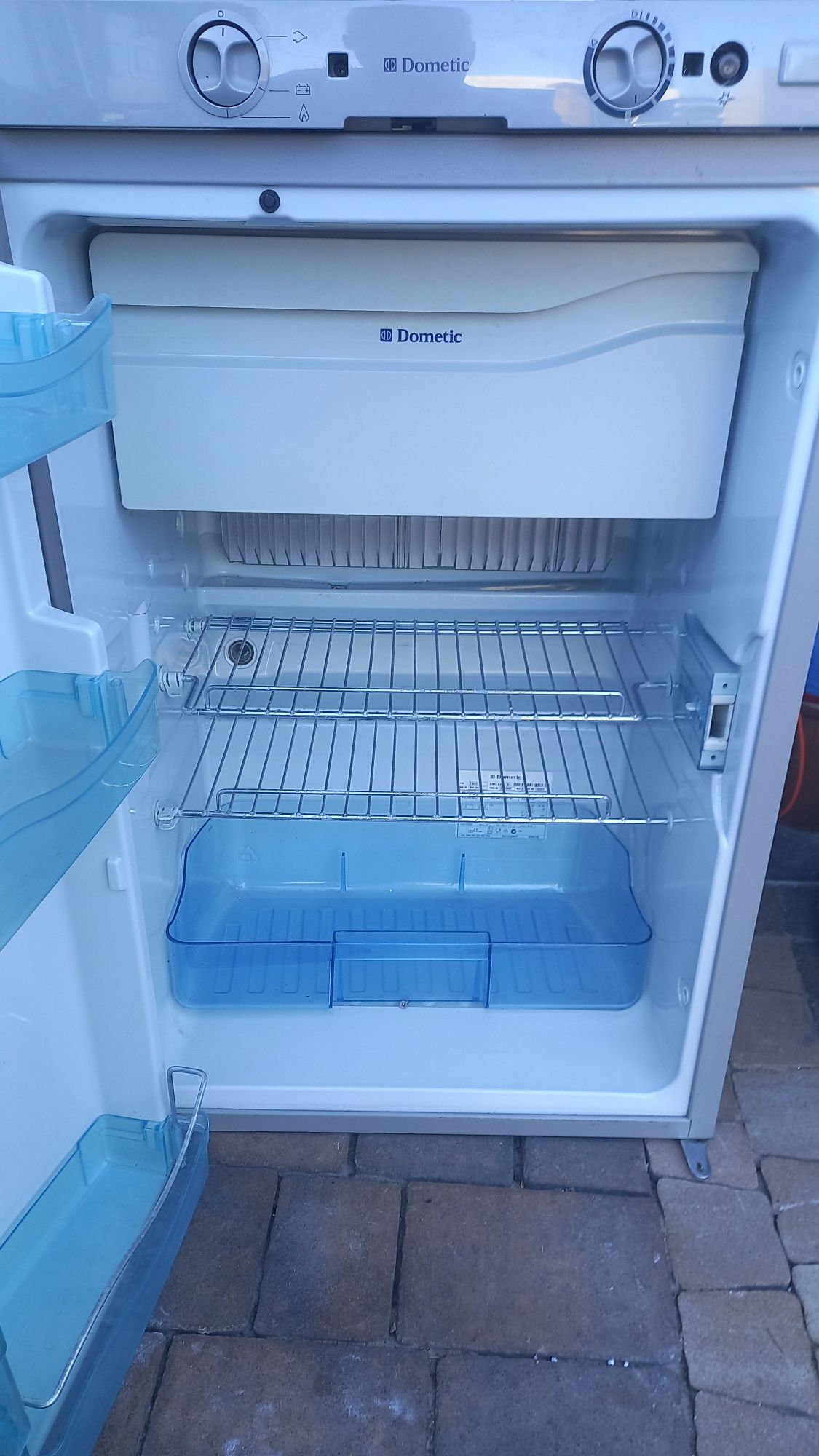 Lodówka turystyczna kempingowa Dometic