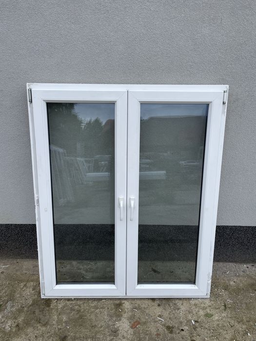 Okno okna dwuskrzydłowe brąz