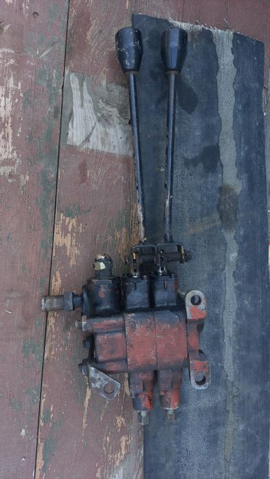 Розподілювач гідравліки