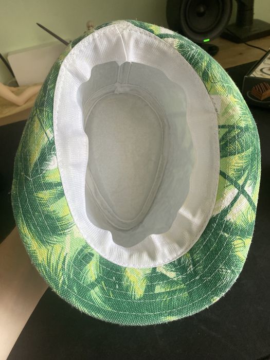 Пляжна курортна шляпа